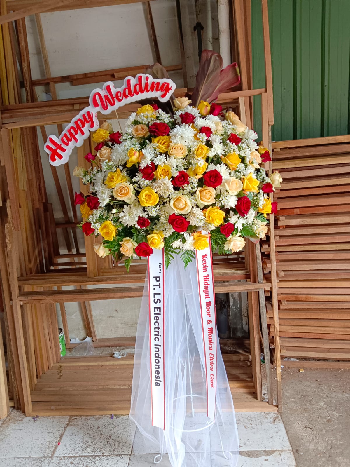 Karangan Bunga Happy Wedding 