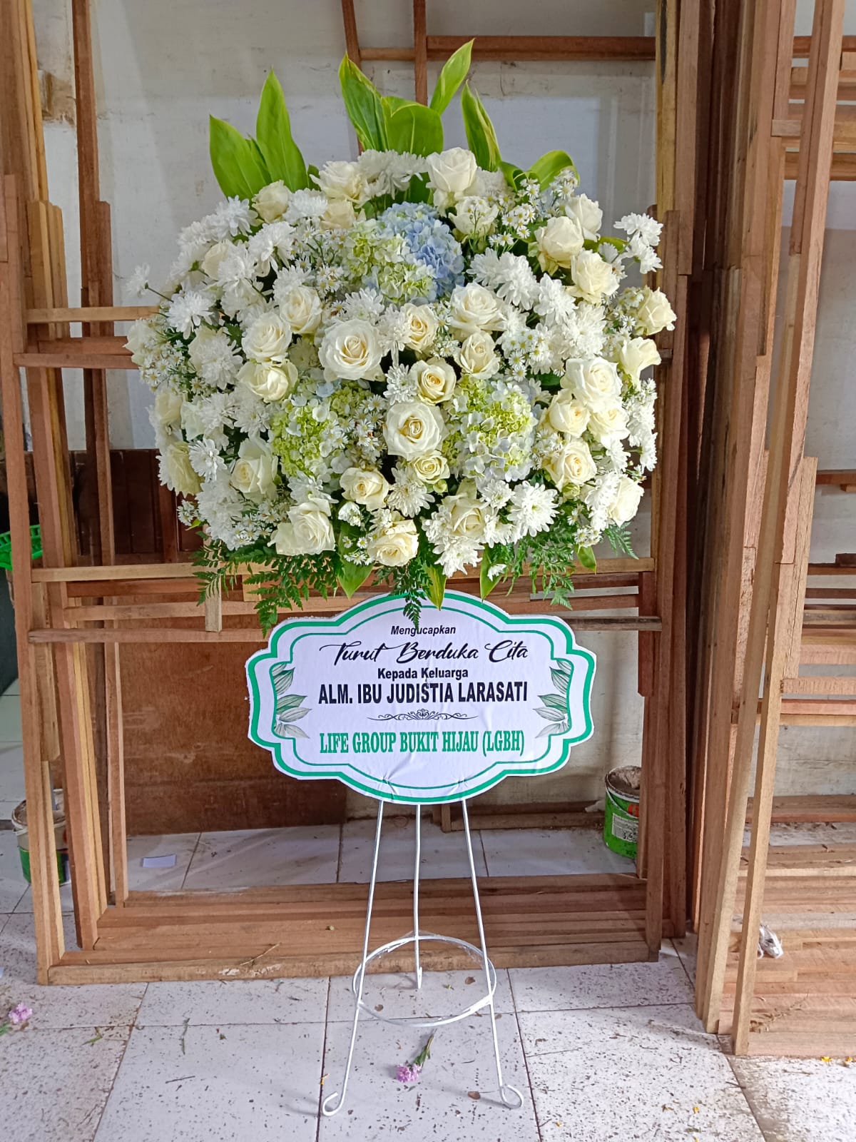 Karangan Bunga Berduka Cita